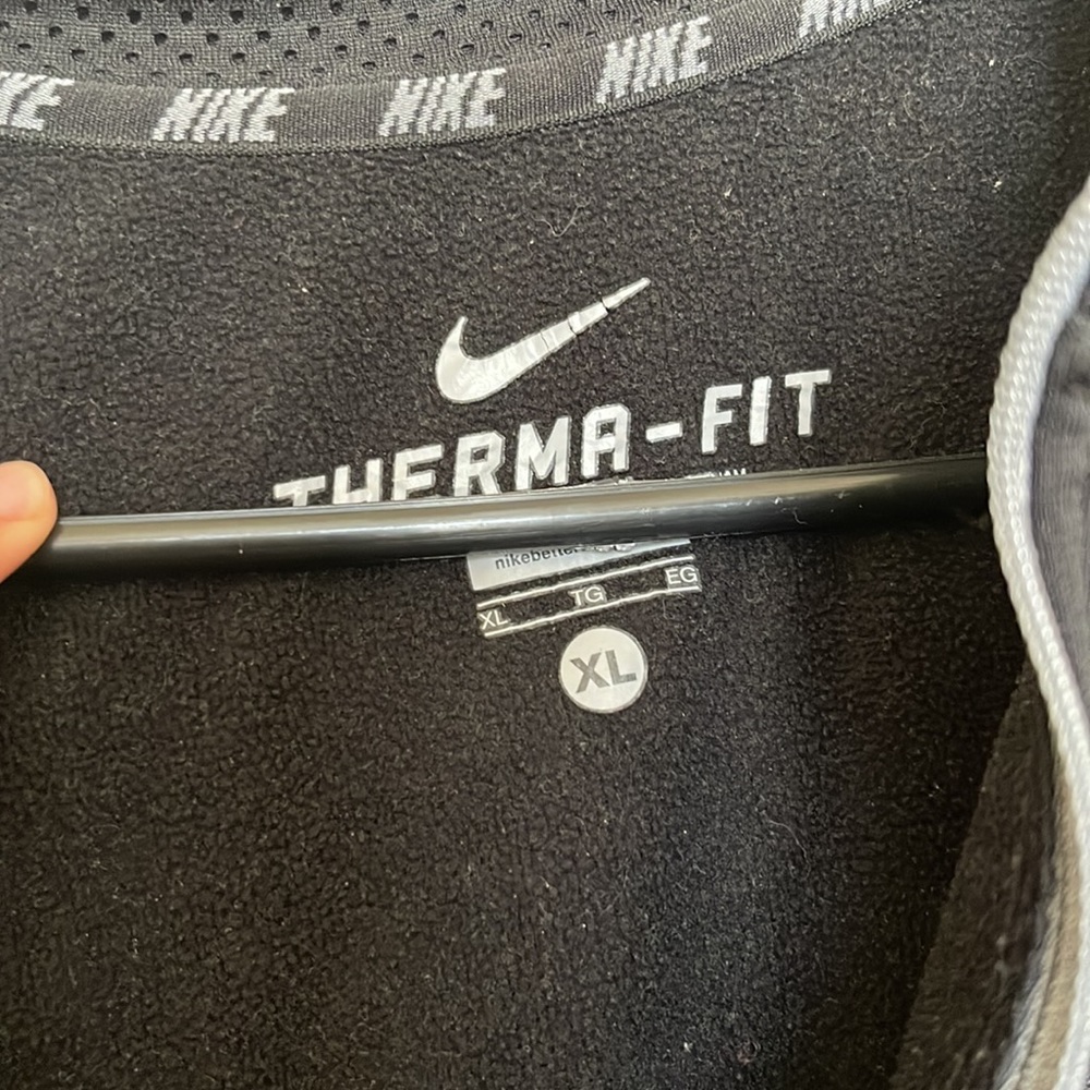 Nike Pullover - image 3